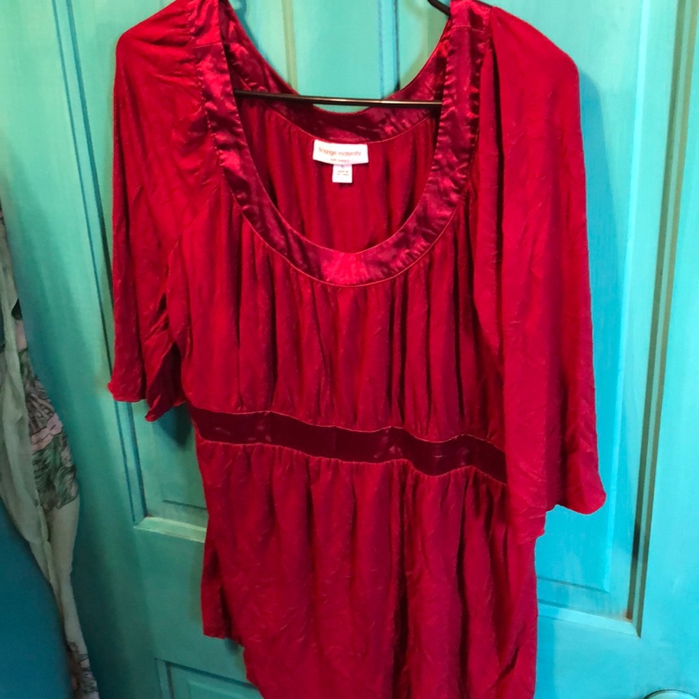 Large cranberry Maternity top Liz Lange Maternity